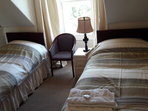 Twin Room, Private Bathroom (External ) - Capital House (Edinburgh)