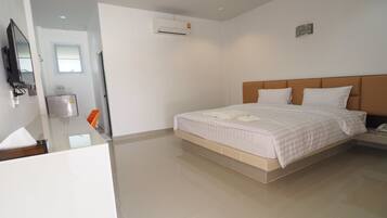 Standard Double Room | Blackout curtains, free WiFi