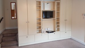 Unclassified image, 5 of 18, button - Leeson Street Apartments (Dublin)