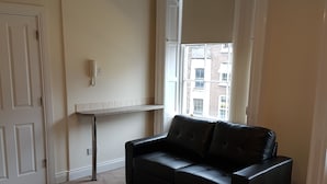 Unclassified image, 2 of 18, button - Leeson Street Apartments (Dublin)