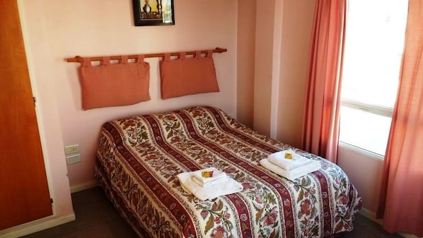 Phòng đôi | Bàn, nôi (giường cho trẻ sơ sinh) miễn phí