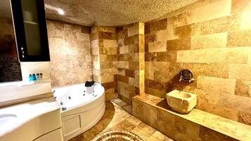 Romantic Triple Room | Bathroom | Shower, free toiletries, hair dryer, slippers