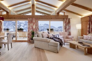 Penthouse, 2 Bedrooms, Mountain View, Mountainside | Living area | Flat-screen TV, fireplace, Netflix, pay movies