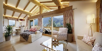 Penthouse, 2 Bedrooms, Mountain View, Mountainside | Living area | Flat-screen TV, fireplace, Netflix, pay movies