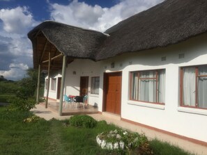 숙박 시설 입구