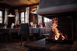 Restaurant - Chaletdorf Auszeit (Huettschlag)