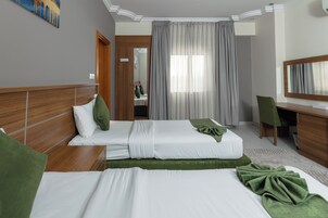 Caja de seguridad en la habitación y camas plegables/adicionales 