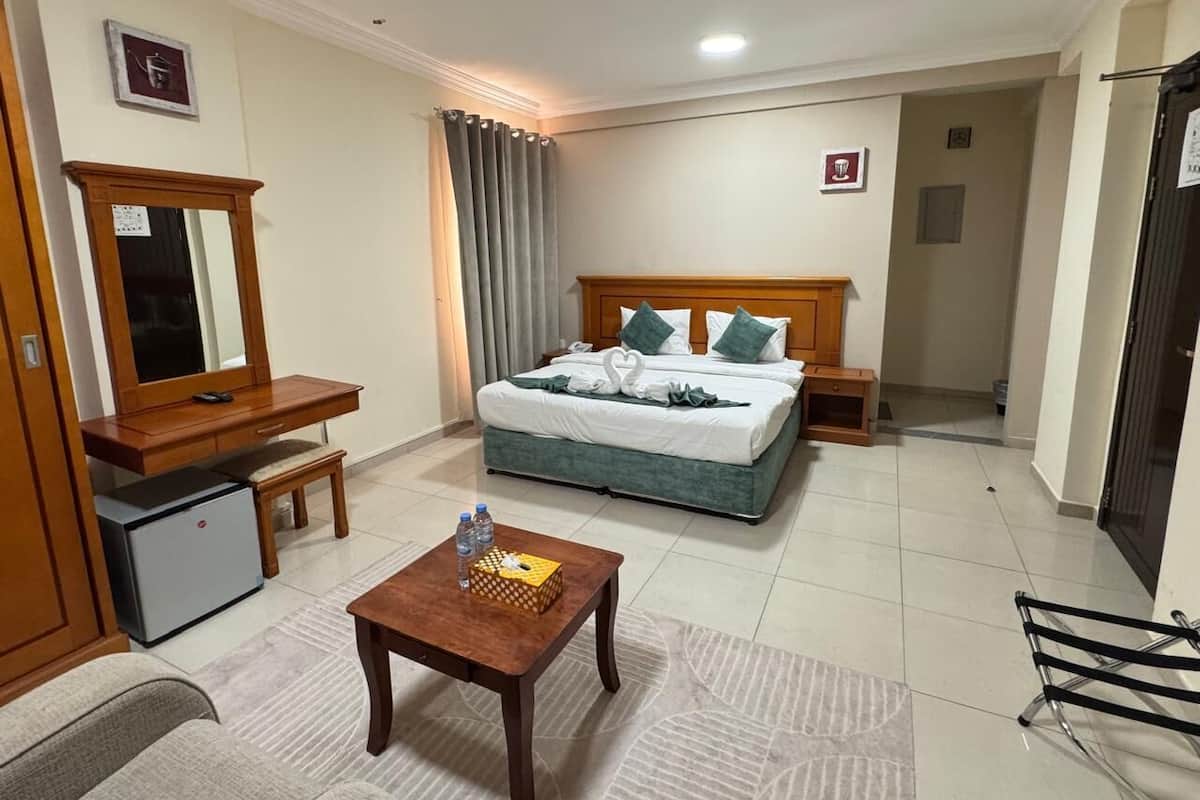 Standard Double Room | Free WiFi, bed sheets