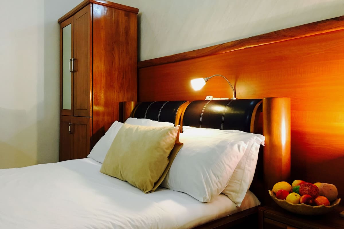 Camera Premium | Minibar, una cassaforte in camera, una scrivania, Wi-Fi gratuito
