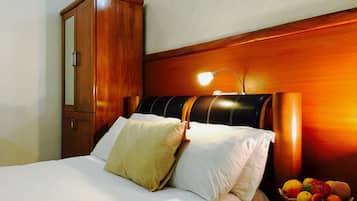 Minibar, in-room safe, desk, free WiFi