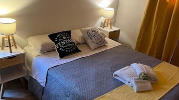 Economy-Doppelzimmer | Daunenbettdecken, individuell dekoriert, individuell eingerichtet