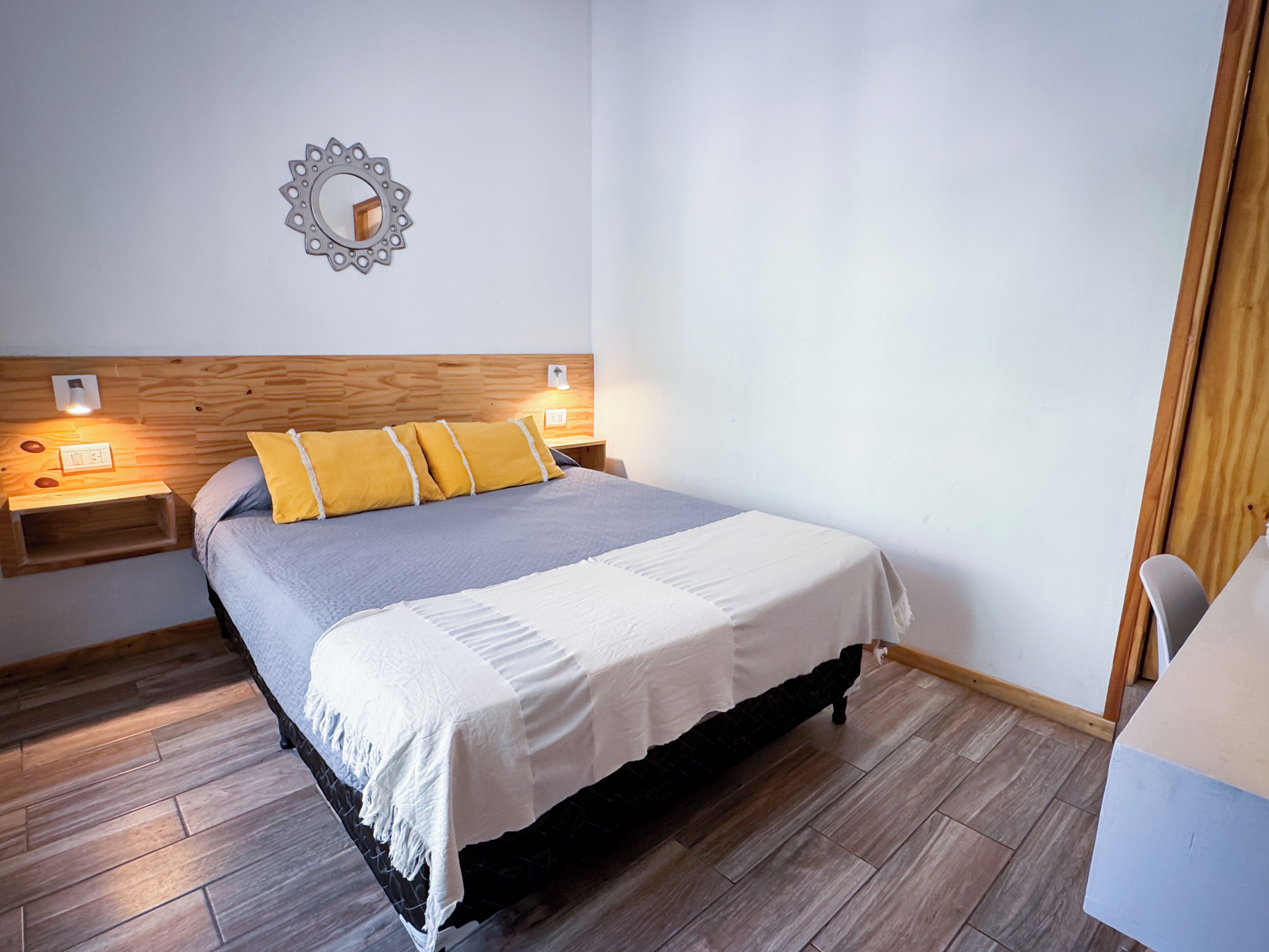 經典開放式套房 | 羽絨被、獨特設計、獨特裝修、熨斗/熨衫板