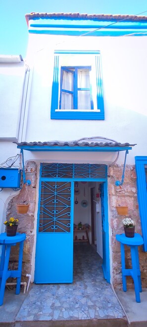 Exterior detail - Ayvalik Moda Pansiyon (Ayvalik)
