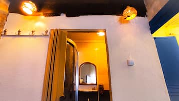 Standard-Doppelzimmer | Hochwertige Bettwaren, kostenloses WLAN, Bettwäsche