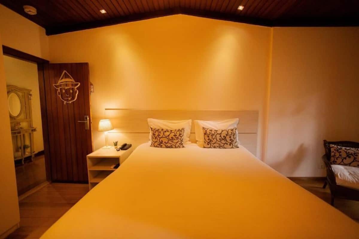 Suite Classica | Seprai antialergi, minibar, tirai kedap cahaya, dan Wi-Fi gratis