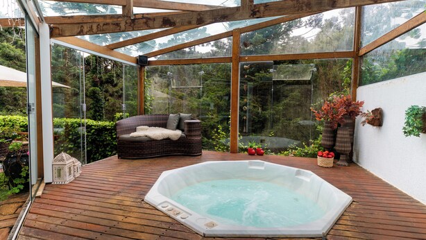 Bồn tắm spa ngoài trời