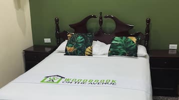 Kalis bunyi, seterika/papan seterika, Wi-fi percuma, cadar katil