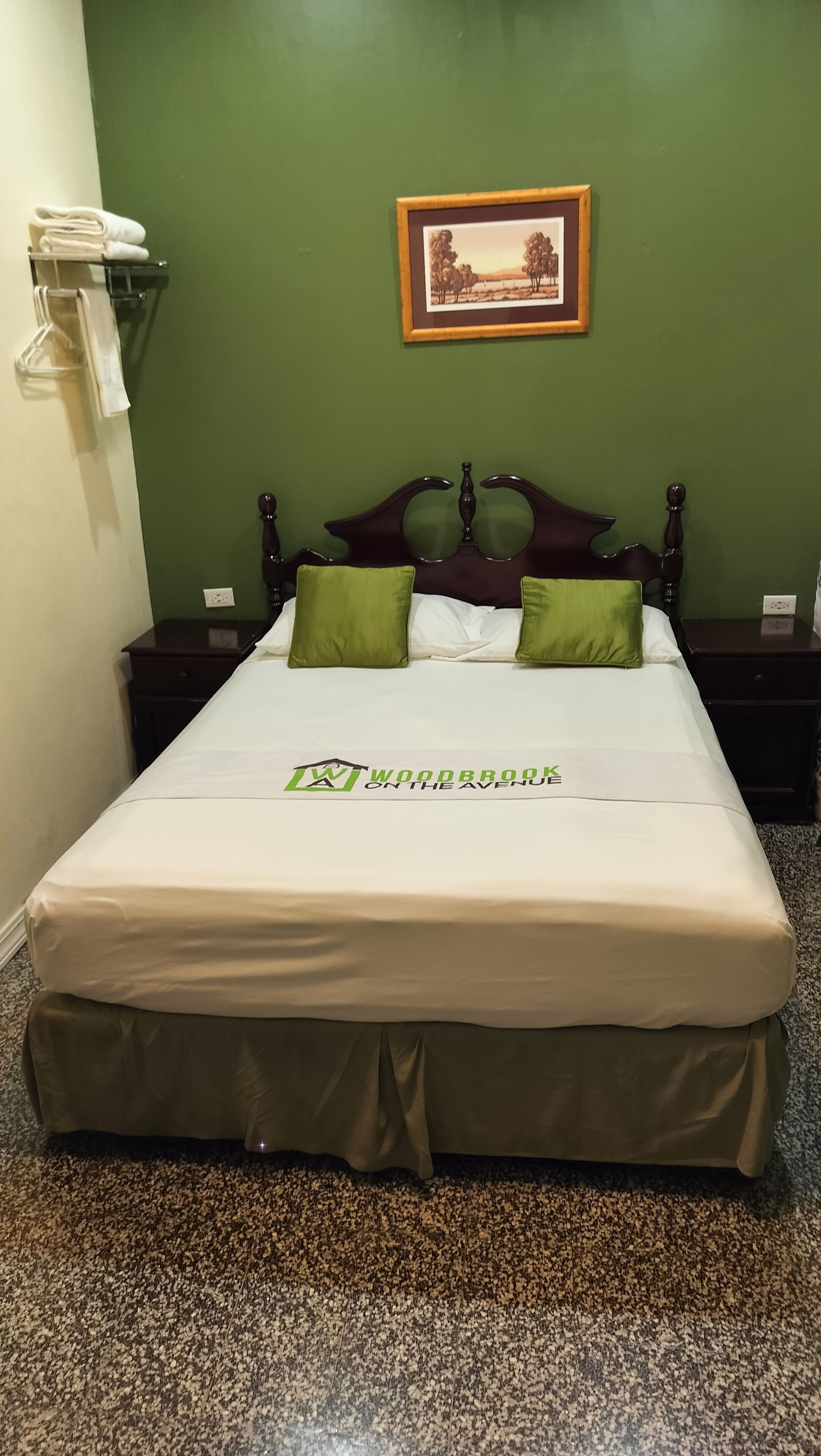 Kalis bunyi, seterika/papan seterika, Wi-fi percuma, cadar katil 