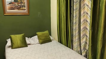 1 Schlafzimmer, schallisolierte Zimmer, Bügeleisen/Bügelbrett