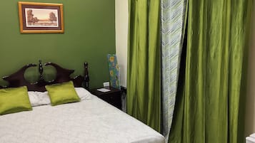 1 Schlafzimmer, schallisolierte Zimmer, Bügeleisen/Bügelbrett