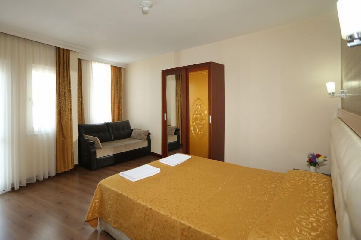 Minibar, in-room safe, desk, soundproofing