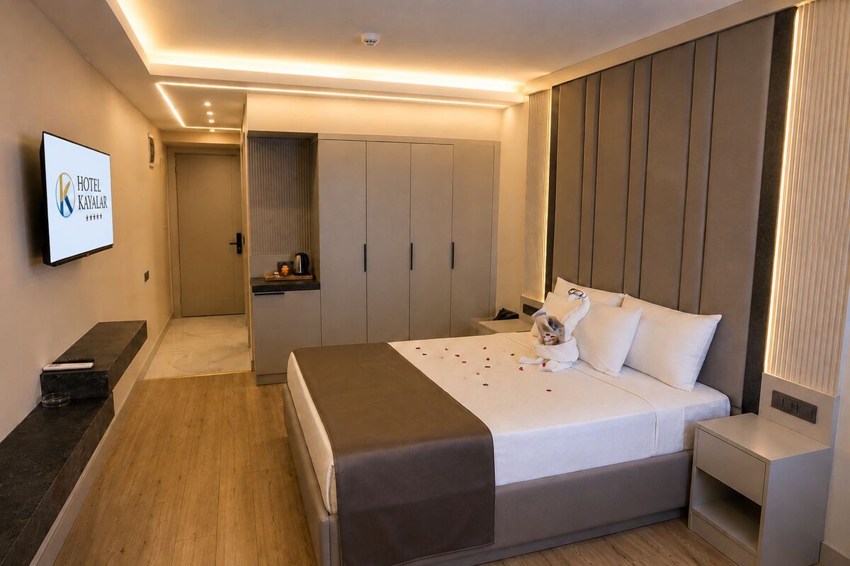 Minibar, in-room safe, desk, soundproofing