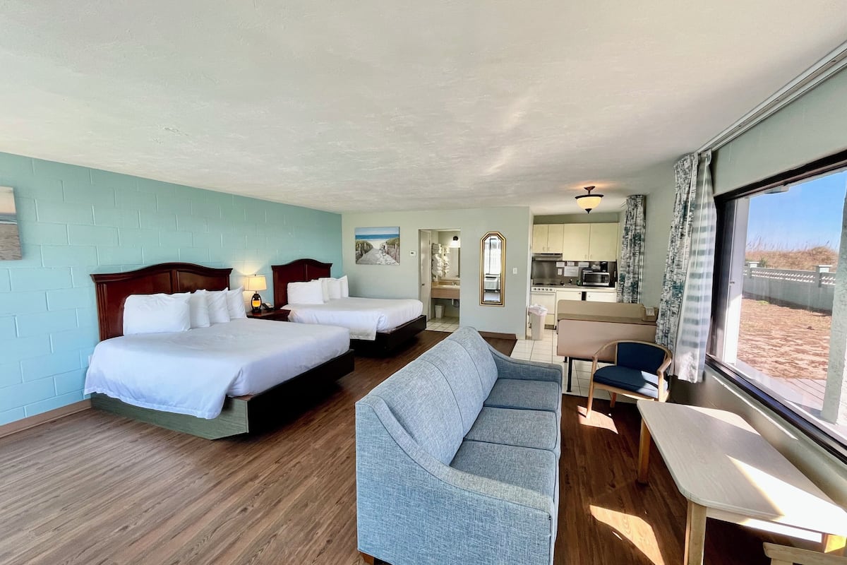 Deluxe Room, 2 Queen Beds, Kitchen, Courtyard View (GULF FRONT KITCHEN WITH 2QQ) | 1 bedroom, blackout drapes, iron/ironing board, cribs/infant beds