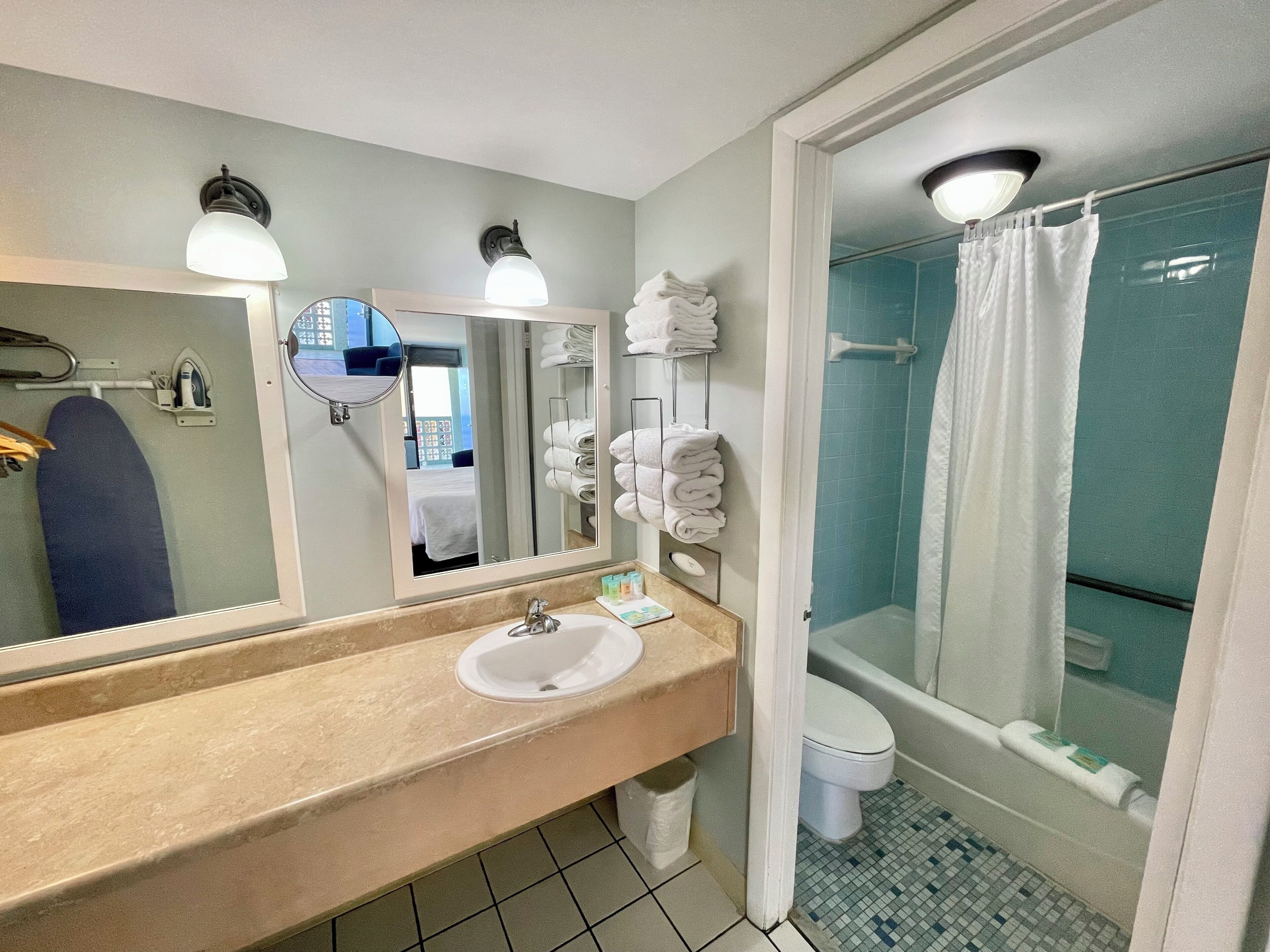 Premium Room, 1 King Bed, Kitchen (GULF FRONT KITCHEN WITH 1 KING) | Bathroom | Combined shower/bathtub, free toiletries, hair dryer, towels