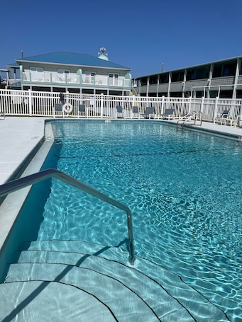 Outdoor pool, open 9 AM to 8:00 PM, sun loungers. Buccaneer Inn
