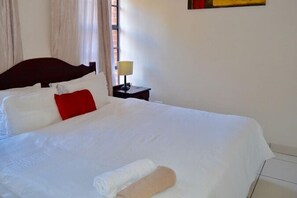 Deluxe-Apartment, 2 Schlafzimmer | Hochwertige Bettwaren, Bügeleisen/Bügelbrett, kostenlose Babybetten