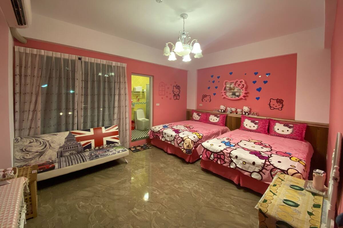 Phòng 4 có thiết kế đặc trưng, 2 giường đôi, không hút thuốc, ban công | Phòng chủ đề trẻ em