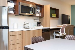 Suite, 1 Schlafzimmer, Nichtraucher | Eigene Küche | Großer Kühlschrank, Mikrowelle, Geschirrspüler