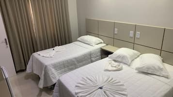 Standard Triple Room | Minibar, free WiFi, bed sheets