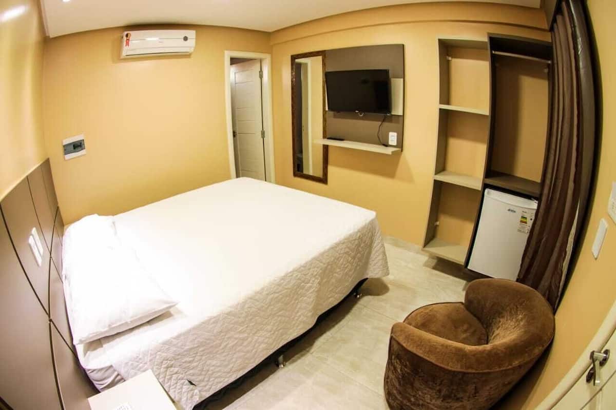 minibar, free wifi, bed sheets