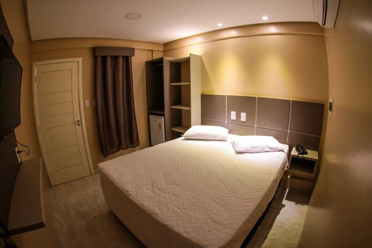 minibar, free wifi, bed sheets