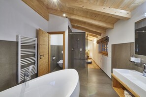 Apartment (Gams, cleaning fee 100,00 €) | Bathroom | Hair dryer, towels, toilet paper
