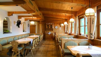 Daily continental breakfast (EUR 12 per person)