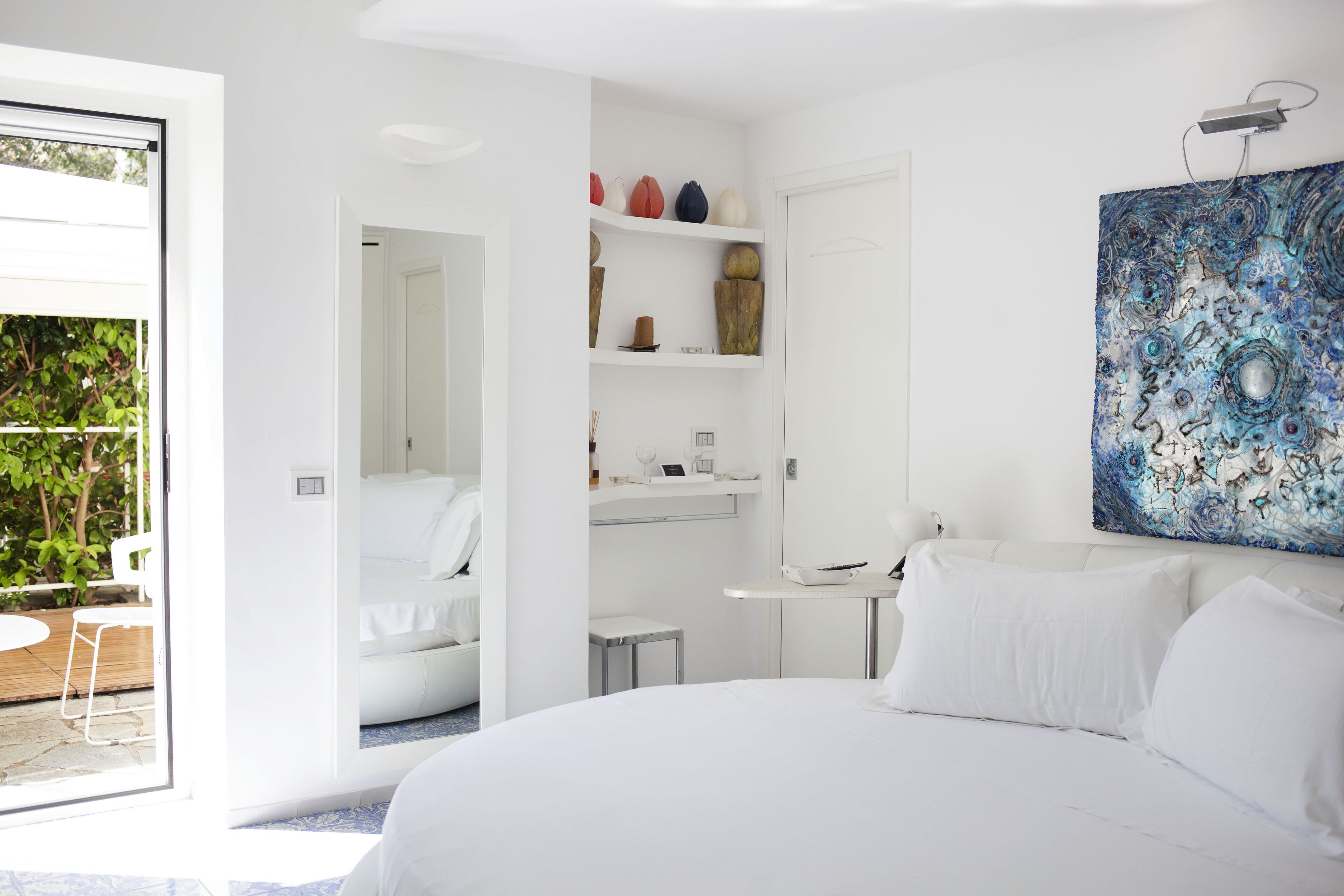 5 bedrooms, minibar, in-room safe, desk