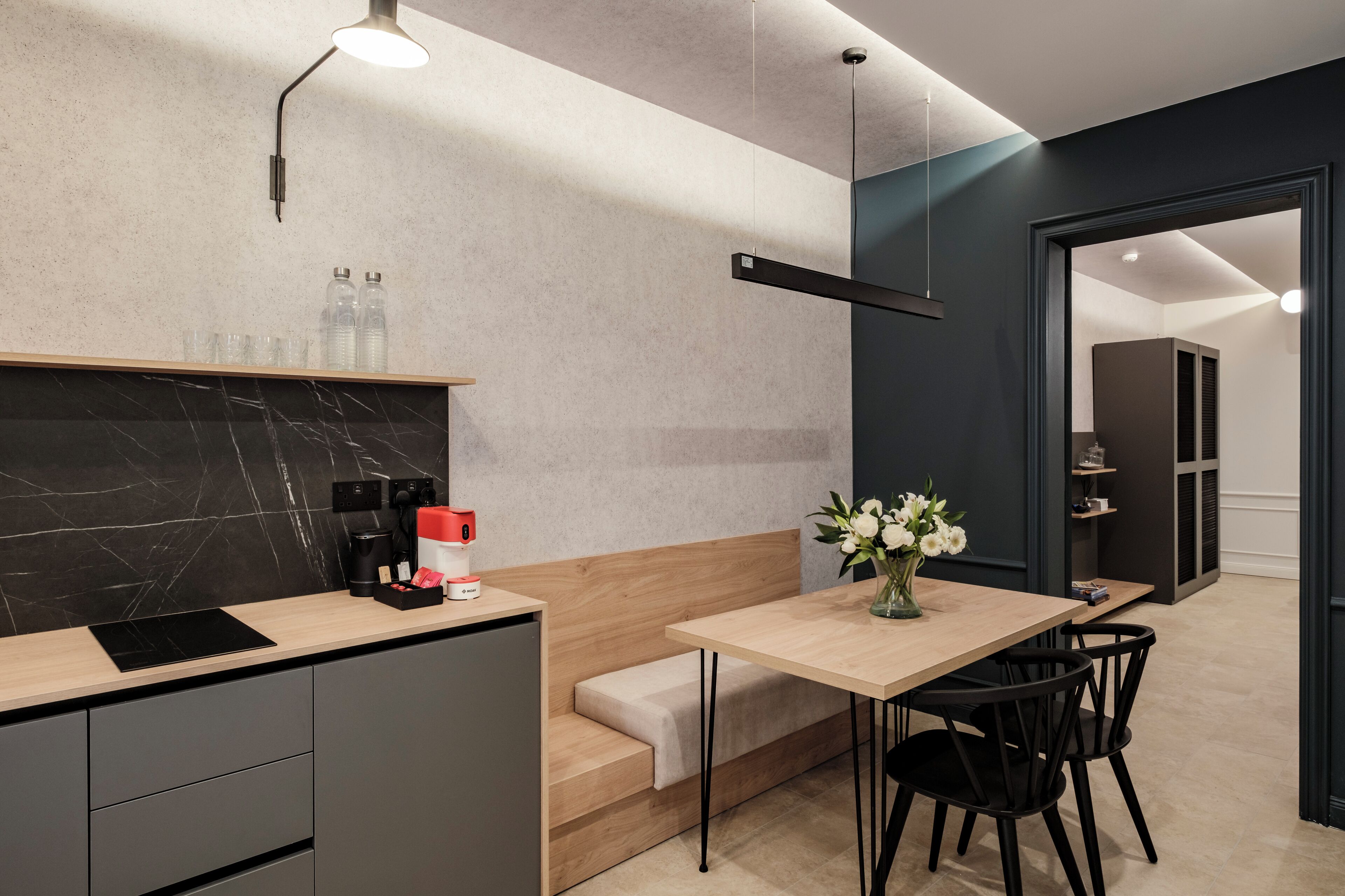 Suite Premium | Minibar, caja de seguridad en la habitación y cortinas blackout 