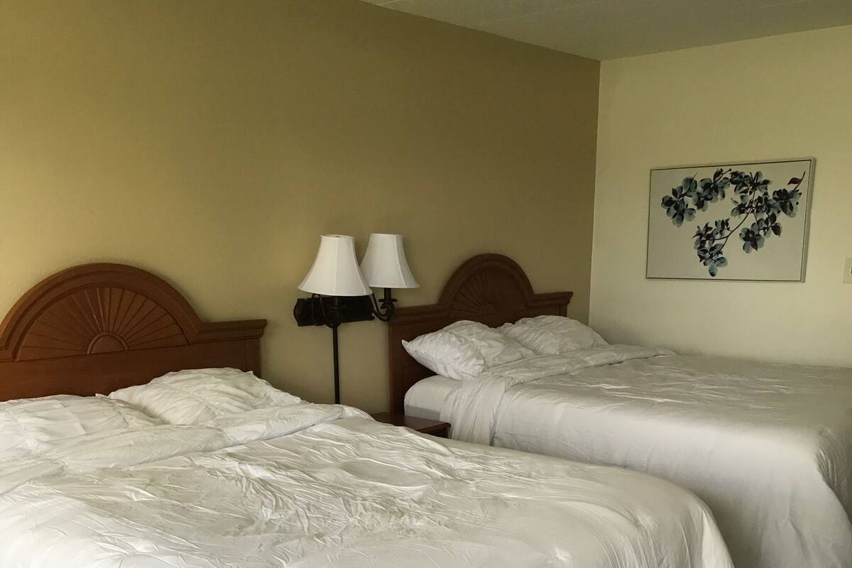 Room, 2 Queen Beds, Non Smoking