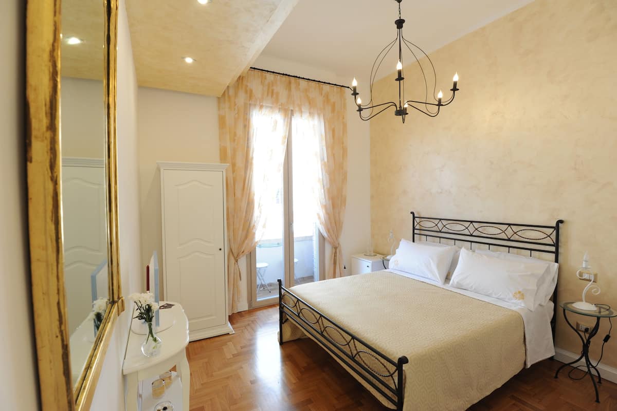 Kamar Double Deluks, balkon, pemandangan kota (Francesco I) | Seprai premium, minibar, dan brankas