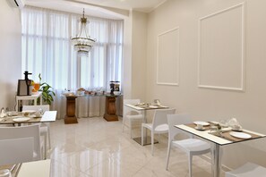 Daily buffet breakfast (EUR 6 per person) - Residenza Borbonica (Naples)