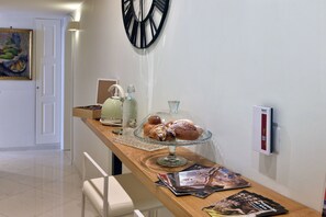 Food and drink - Residenza Borbonica (Naples)