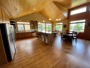 Interior - Peters Sunset Beach Resort (Glenwood)