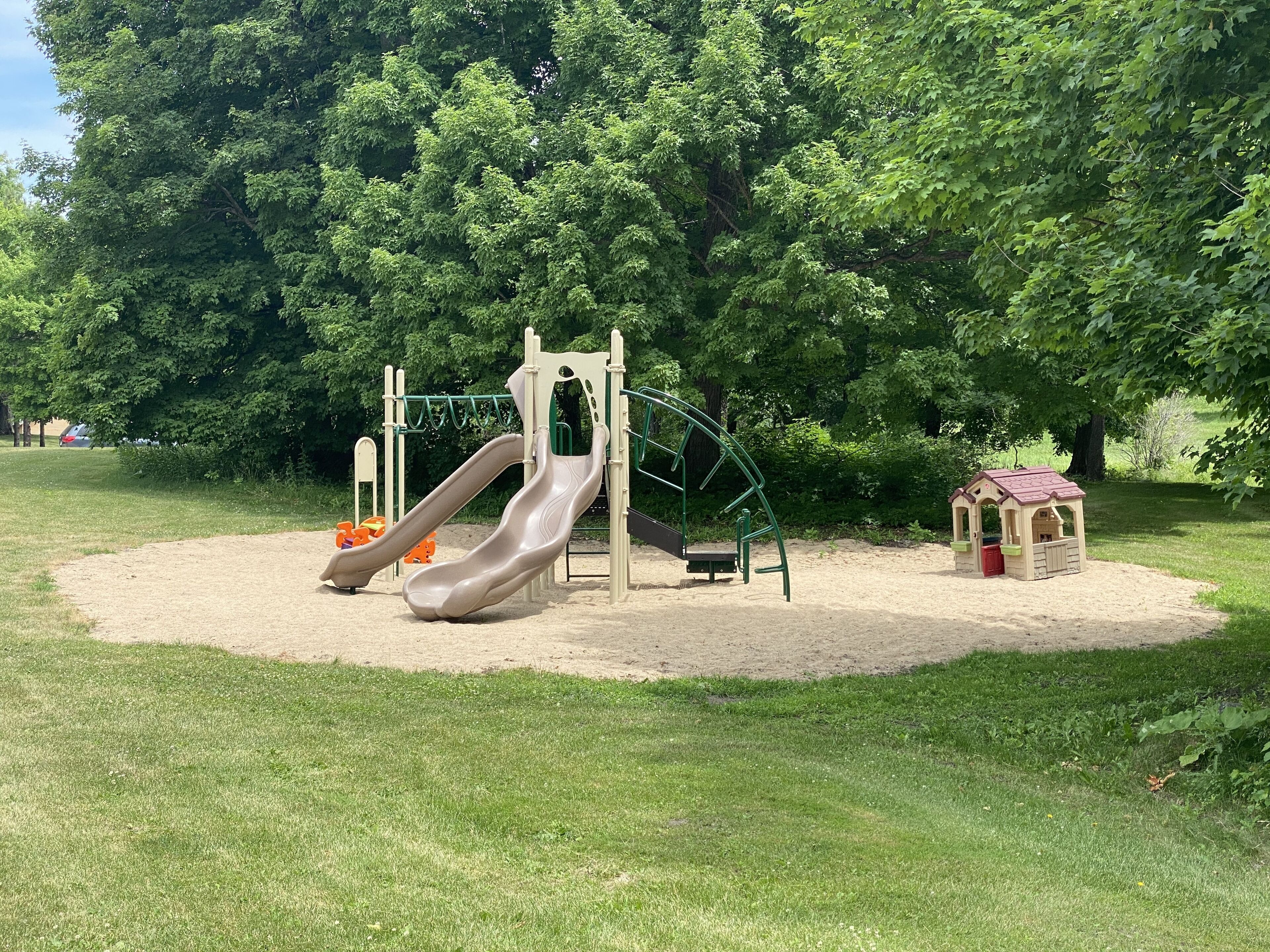 children’s play area – outdoor