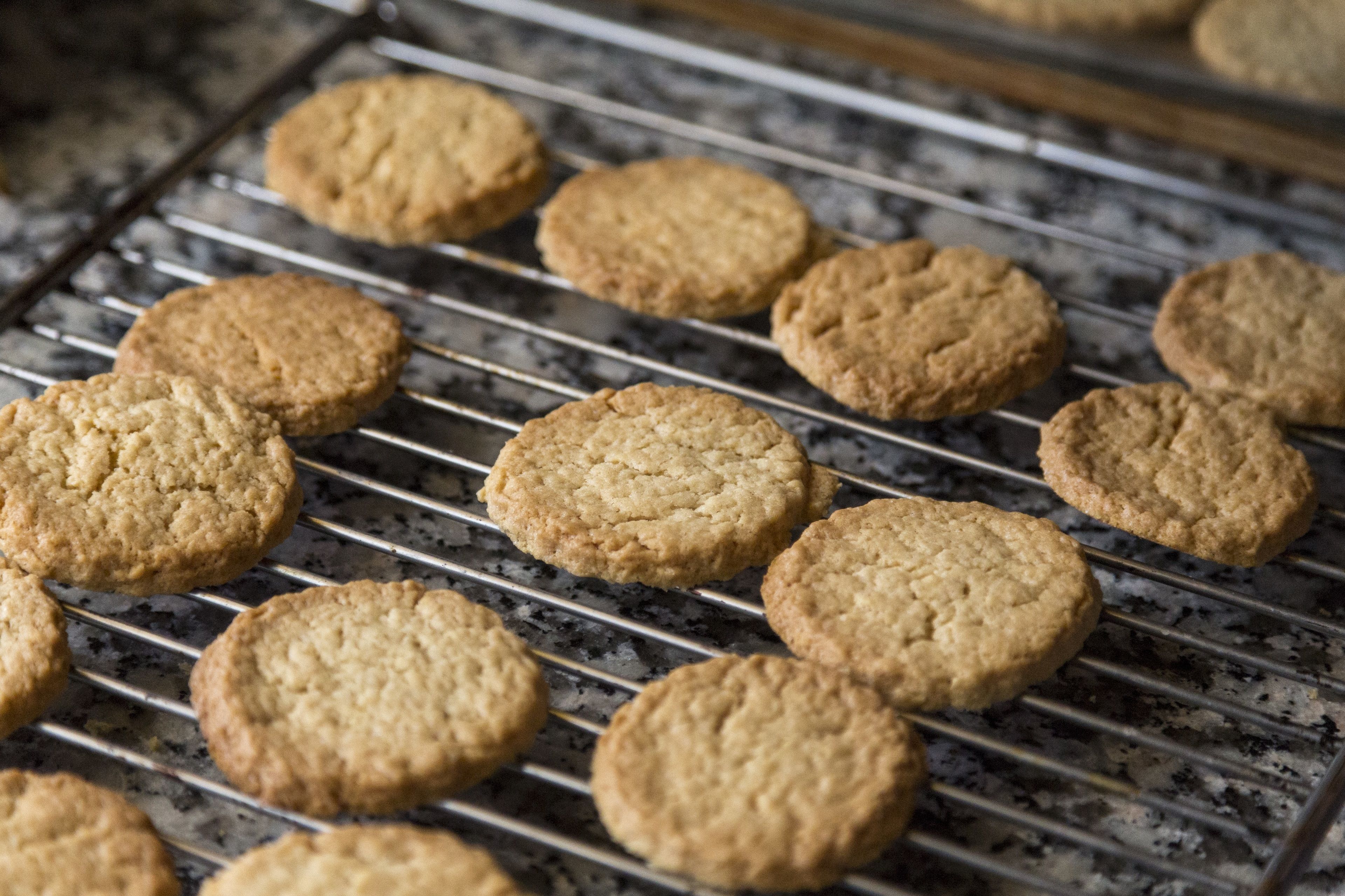 Cookies on a cooling rack.
