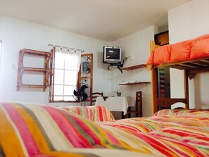 Classic Shared Dormitory, Multiple Beds, Private Bathroom - Hotel Los Faroles (Pacasmayo)