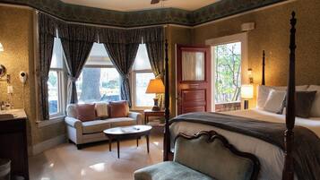Standard Room, 1 Queen Bed, Private Bathroom (Queen Room) | Premium bedding, down comforters, iron/ironing board, WiFi (free)