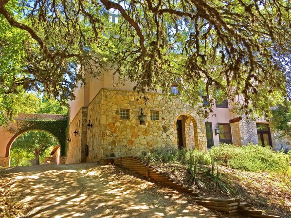 Front of property - Escondida Resort & Spa (Medina)