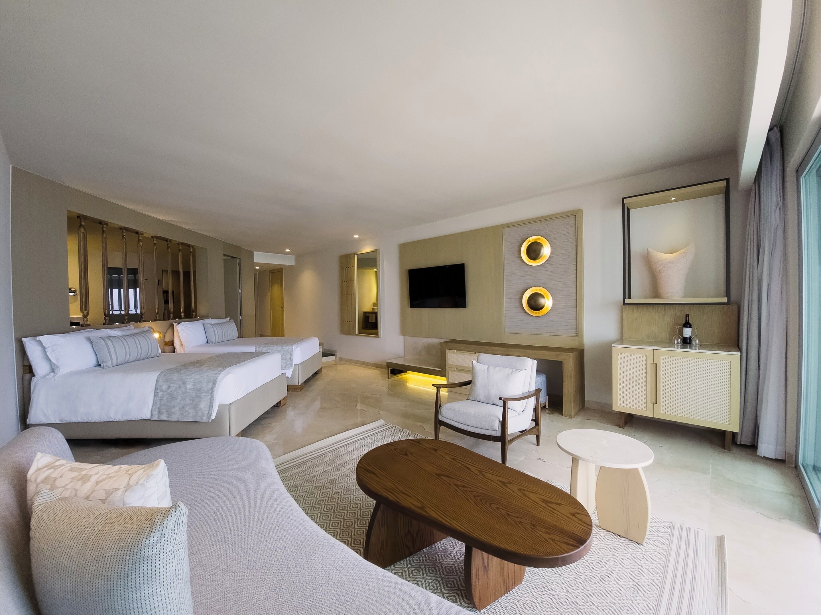 Royal Suite Double Hot Tub Beachfront | Free minibar, in-room safe, desk, laptop workspace